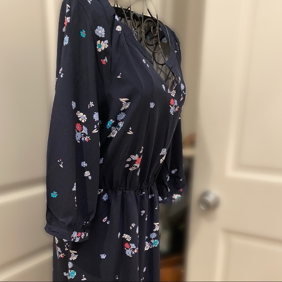 Old Navy | Flower Print Split Neck Dress - Picture 3 of 9